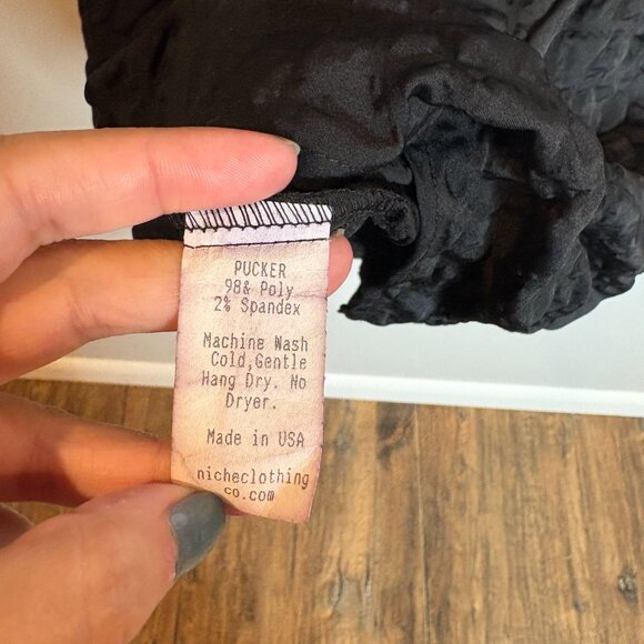 Niche Nilgun Derman black crinkle cowl neck tunic - Picture 4 of 5